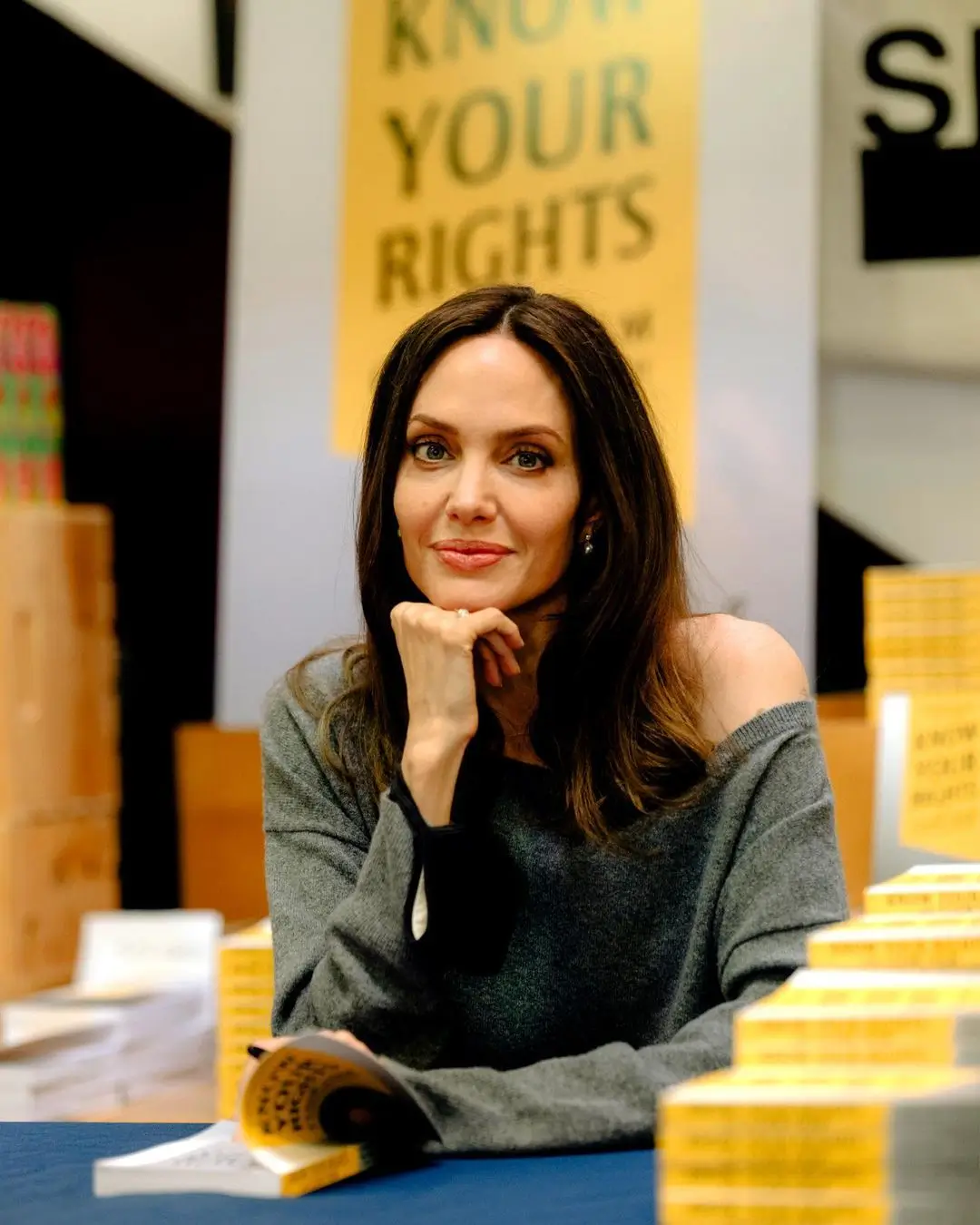 Demam Bridgerton  Ini Dia Artis Hollywood yang Punya Darah Bangsawan