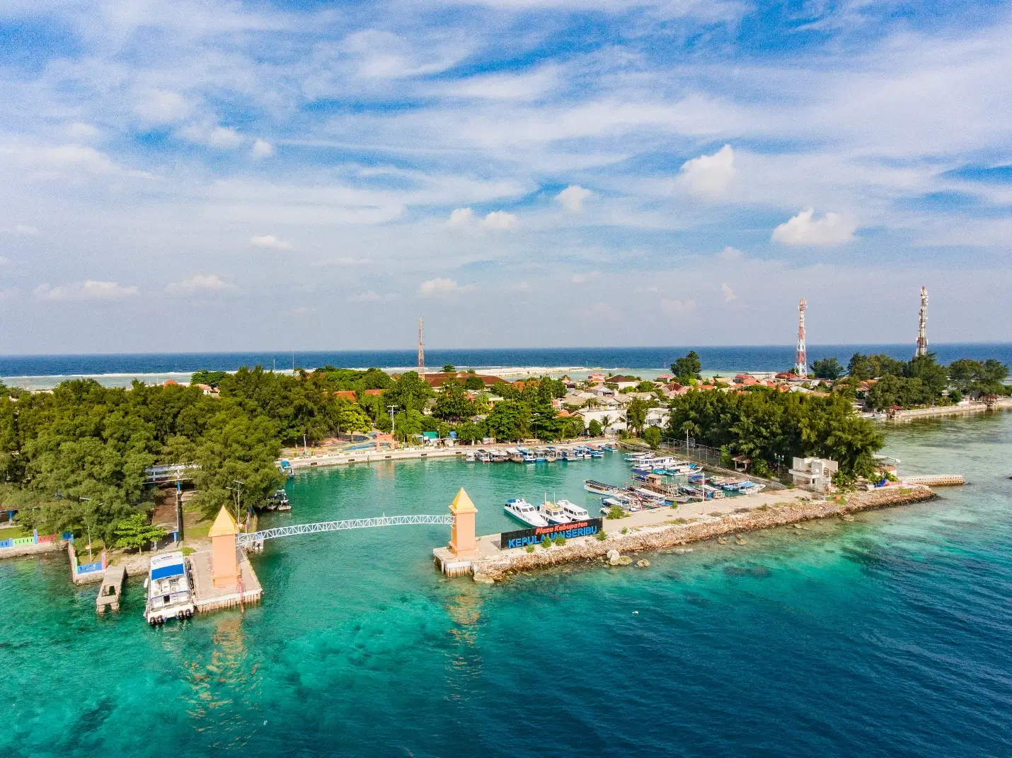 5 Rekomendasi Destinasi Bulan Madu dengan Pemandangan Pantai yang Cantik Selain Bali