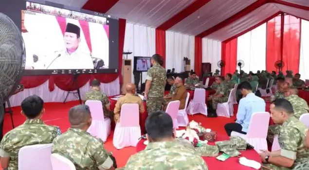Ilustrasi: TNI AD mendengarkan instruksi Presiden RI, Prabowo Subianto. (Foto: tniad.mil.id)