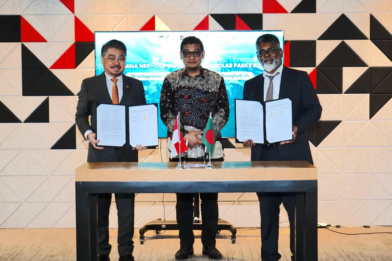 Foto: Direktur Utama Pertamina NRE, John Anis, dan Chairman CUSP, Ziaur Rahman pada Penandatanganan MoU di Grha Pertamina, Jakarta, Rabu (13/5) (dok. Pertamina NRE)