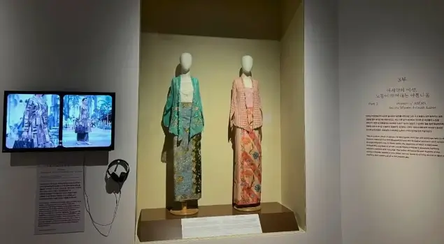 Koleksi Museum Tekstil Jakarta di KF ASEAN Culture House, Korea Selatan. (Foto: Instagram/museum_tekstiljkt)