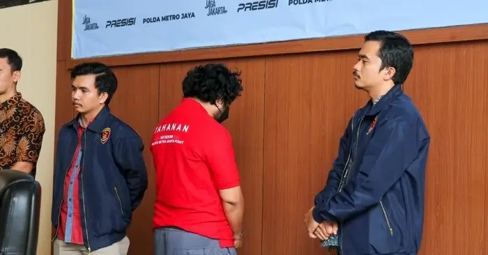 Direktur Utama (Dirut) PT Terra Drone Indonesia Michael Wisnu Wardhana (memakai rompi kaos tahananan). Foto: istimewa