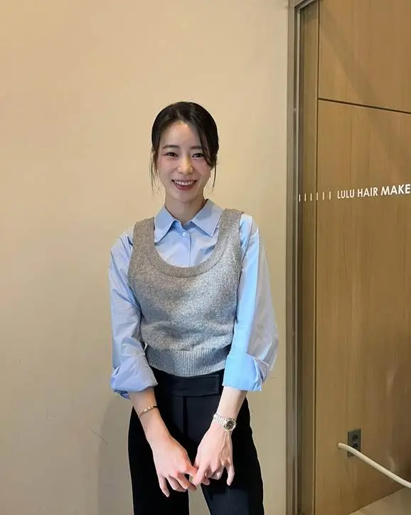 Stylish Trendy dan Mudah Ditiru Ini 7 Inspirasi Outfit ala Aktris Lim Ji Yeon