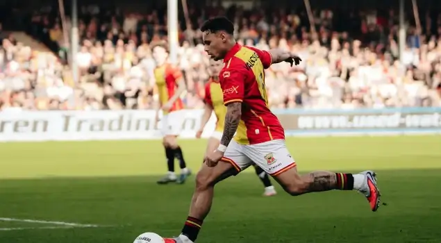 Putusan pengadilan terkait status kewarganegaraan yang dijadwalkan keluar pada Senin, 4 Mei 2026 bisa memicu situasi krisis dalam sepak bola Belanda. (Foto: Instagram Dean James)