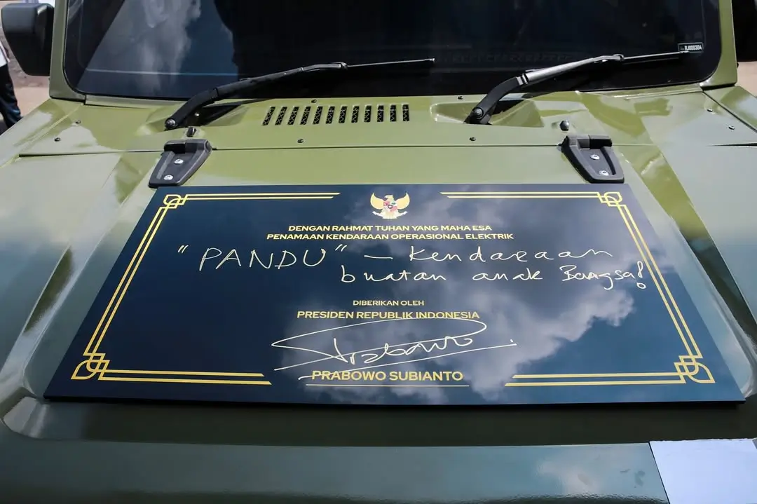 Diresmikan Presiden Prabowo  PT Pindad Luncurkan Kendaraan Listrik Taktis MV3 EV Pandu