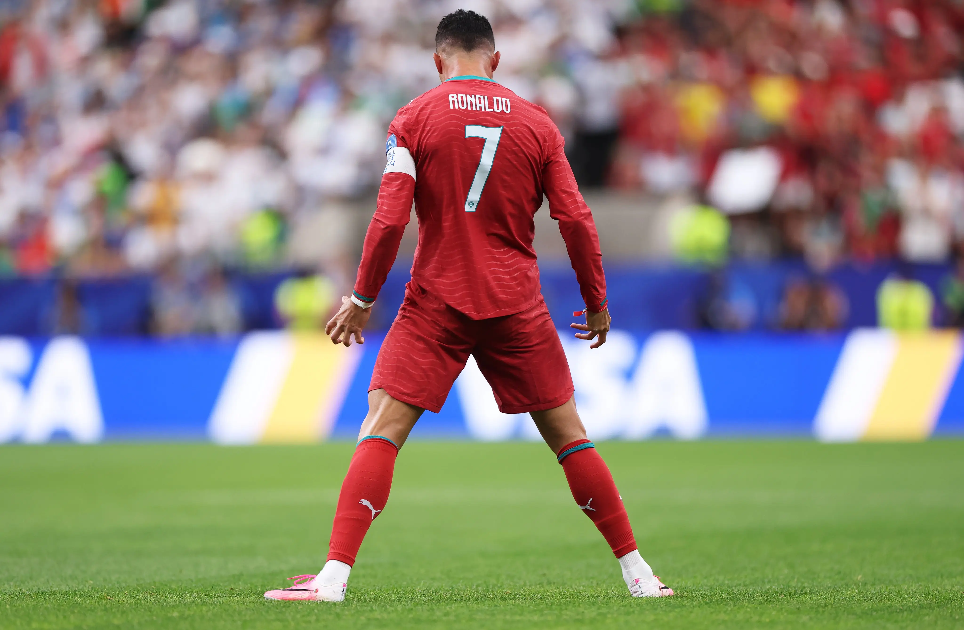 Cristiano Ronaldo mencatatkan sejarah sebagai pemain pertama yang mampu mencetak gol dalam enam edisi Piala Dunia. Foto X Cristiano Ronaldo.