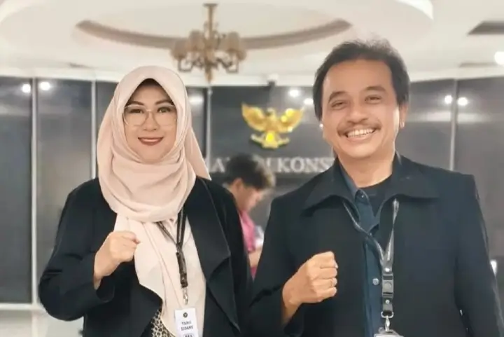 Dokter Tifa dan Roy Suryo. Foto: Istimewa