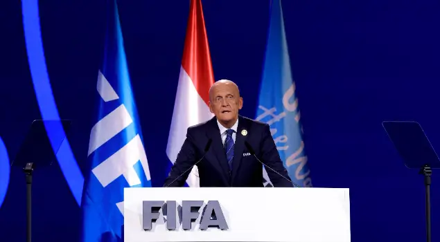 Kepala Komite Wasit FIFA, Pierluigi Collina, mengungkapkan bahwa praktik yang belakangan dikenal sebagai goalkeeper tactical timeout. (Foto: FIFA)