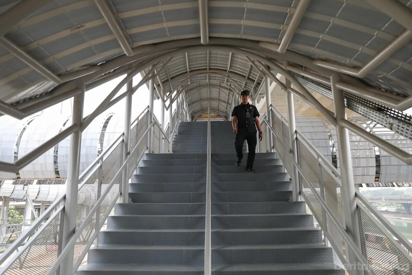 Akses ke JIS Makin Mudah  Stasiun KRL  JPO  dan Gerbang Ancol JIS Resmi Dibuka