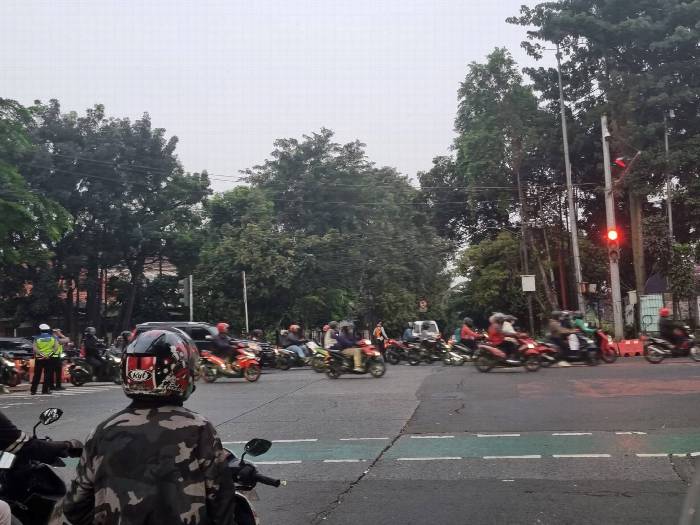 Ilustrasi pengendara sepeda motor. (Foto: dok. ThePhrase.id)