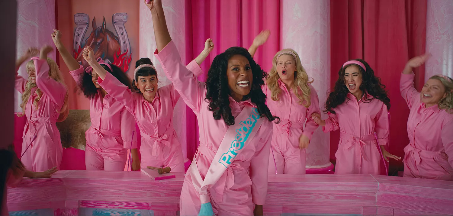Review Film Live Action Barbie  Lebih dari Sekadar Warna Pink