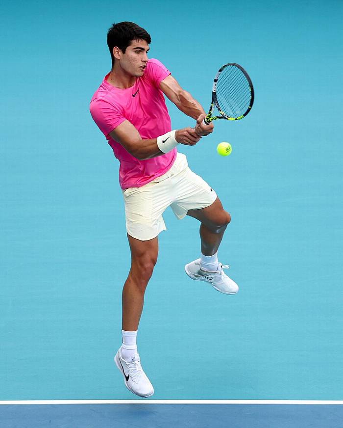 Wow  Petenis Spanyol Carlos Alcaraz Menangkan Grand Slam Wimbledon Pertamanya di usia 20 tahun