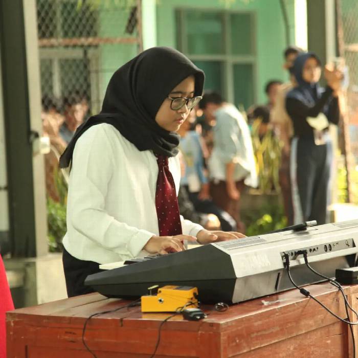 Dyah Ayu Ardhana Reswari  Mahasiswa Termuda FKUI di Usia 15 Tahun