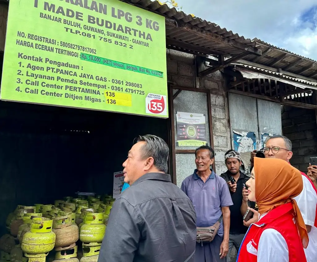 Dirut Pertamina Blusukan Pantau Ketersediaan LPG 3 Kg di Bali