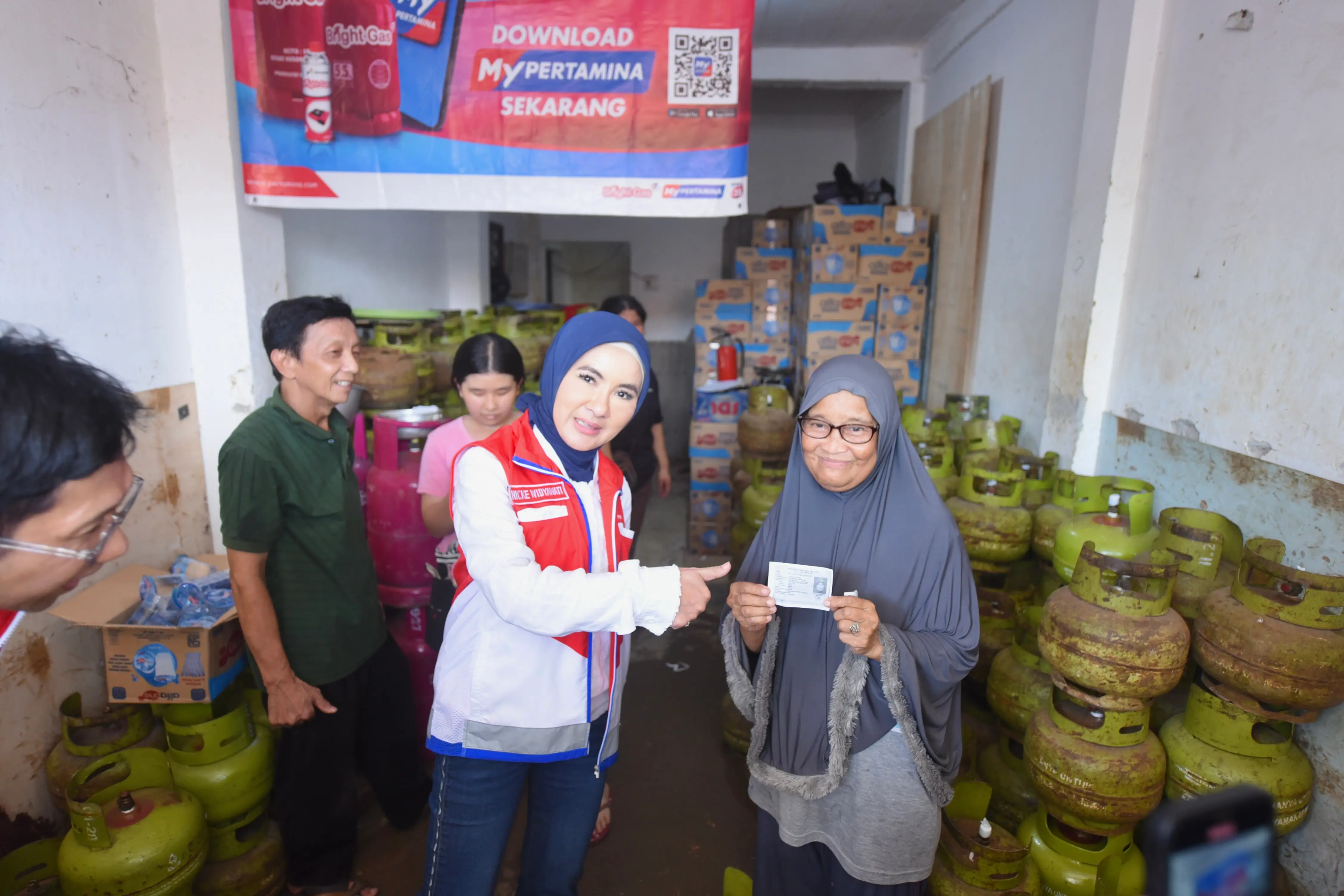 Dirut Pertamina Tinjau Langsung Penyaluran LPG 3 Kg di Wilayah Sumatera Selatan