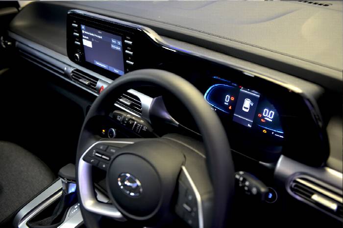 Hyundai Rilis Penyegaran New Stargazer dan Luncurkan Varian Terbaru Essential