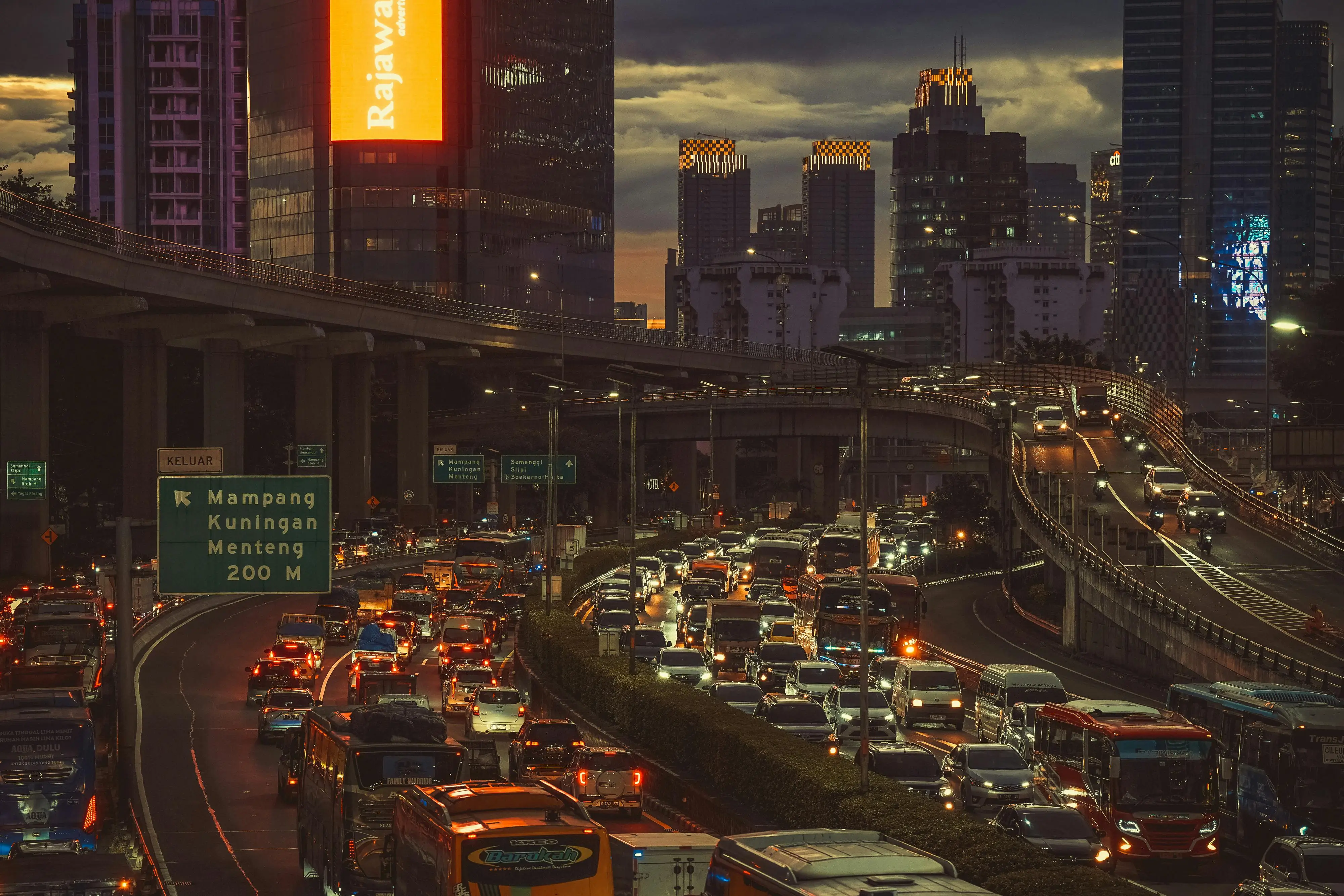 Ilustrasi lalu lintas Jakarta. (Foto: Pexels/el jusuf)