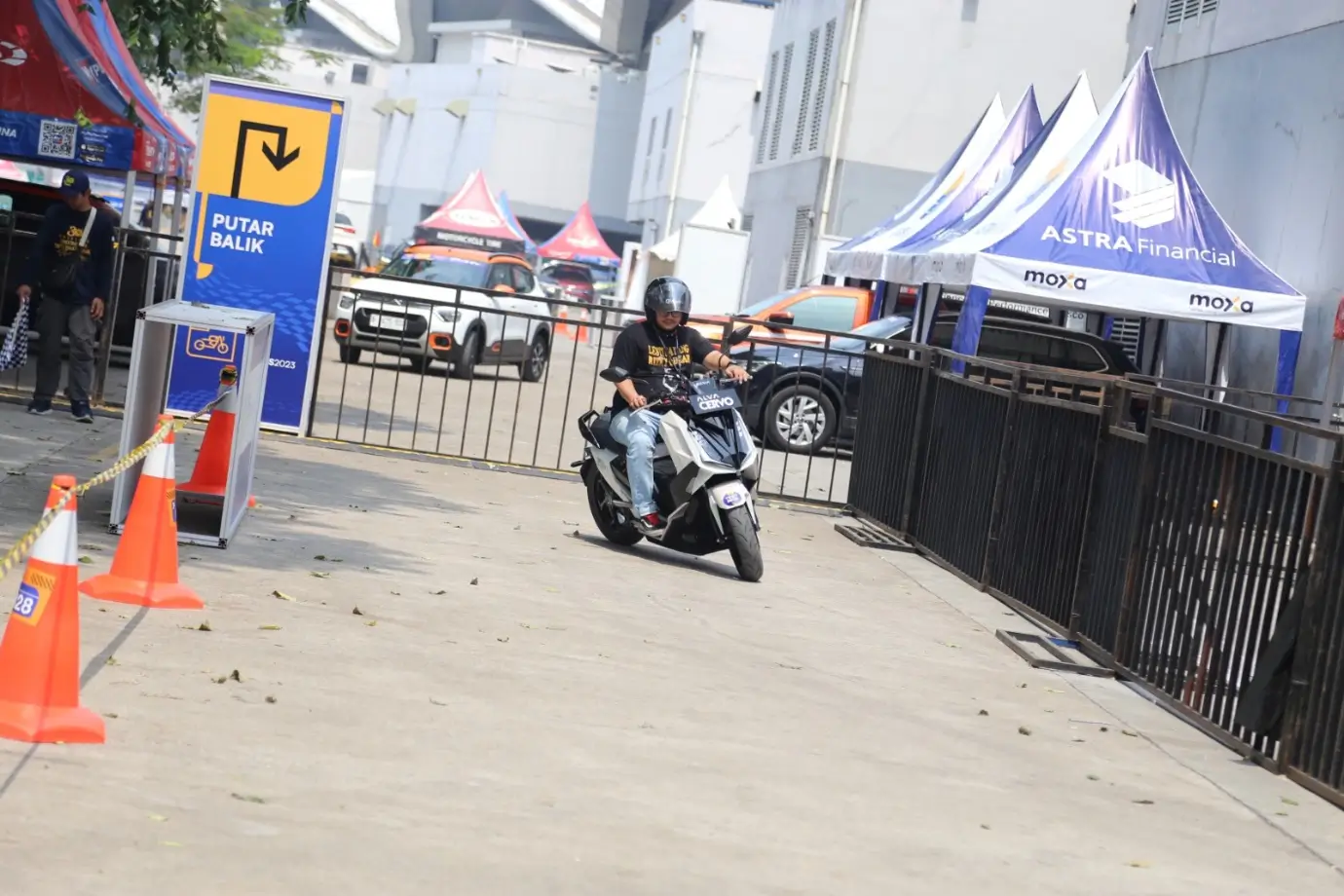 Hadir dengan Inovasi Baru  Rasakan Sensasi Menjajal Kendaraan di GIIAS 2024 