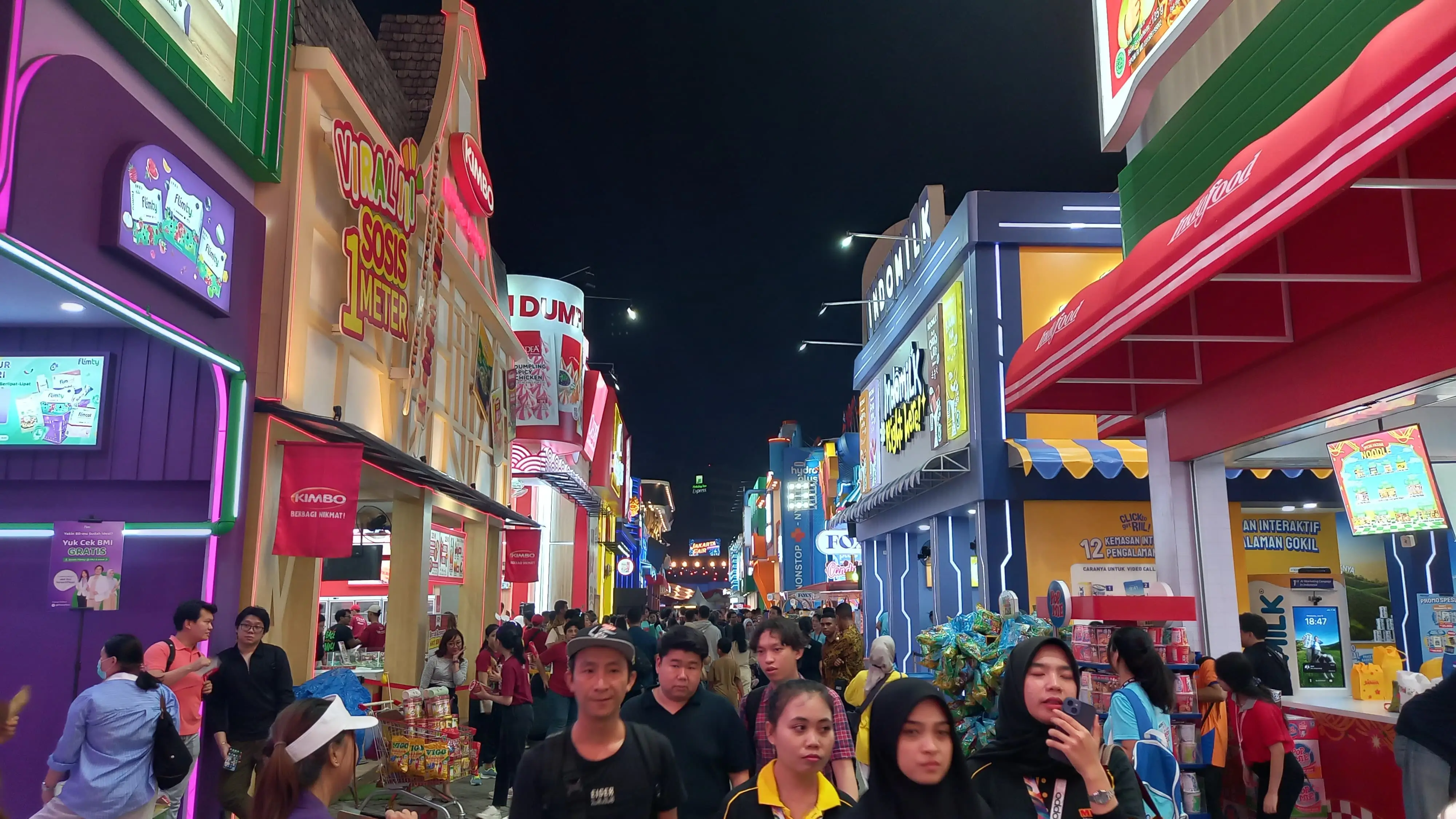 Keramaian di Jakarta Fair 2024. (Foto: dok. ThePhrase.id)