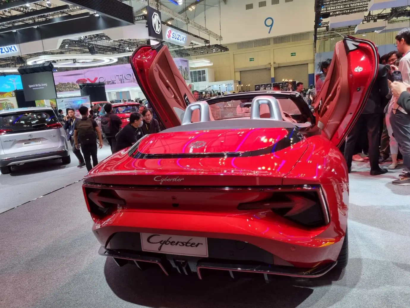 MG Luncurkan EV Roadster Pertama di Dunia Cyberster di GIIAS 2024