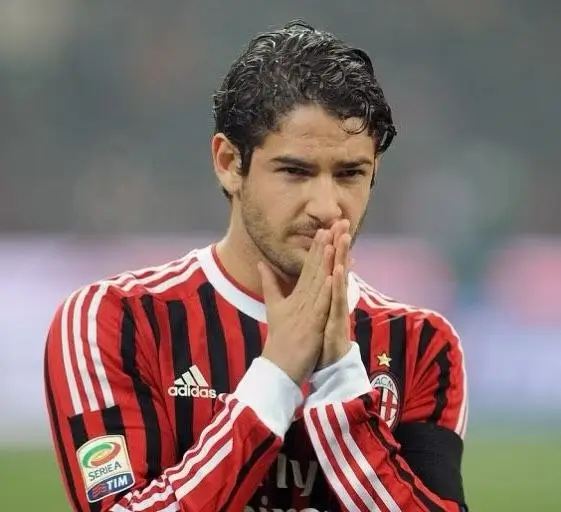 Kuat dugaan Alexandre Pato bakal bergabung dengan Persib Bandung. Foto Instagram Alexandre Pato.