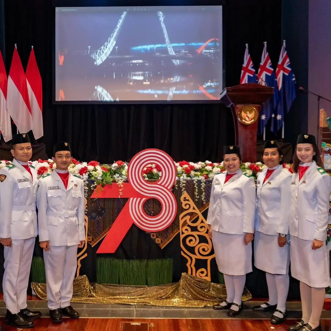 Kisah Inspiratif Lulusan UGM Dea Rachma Chaerani  Geluti Pariwisata  Modeling  hingga Jadi Petugas Kebersihan di Australia