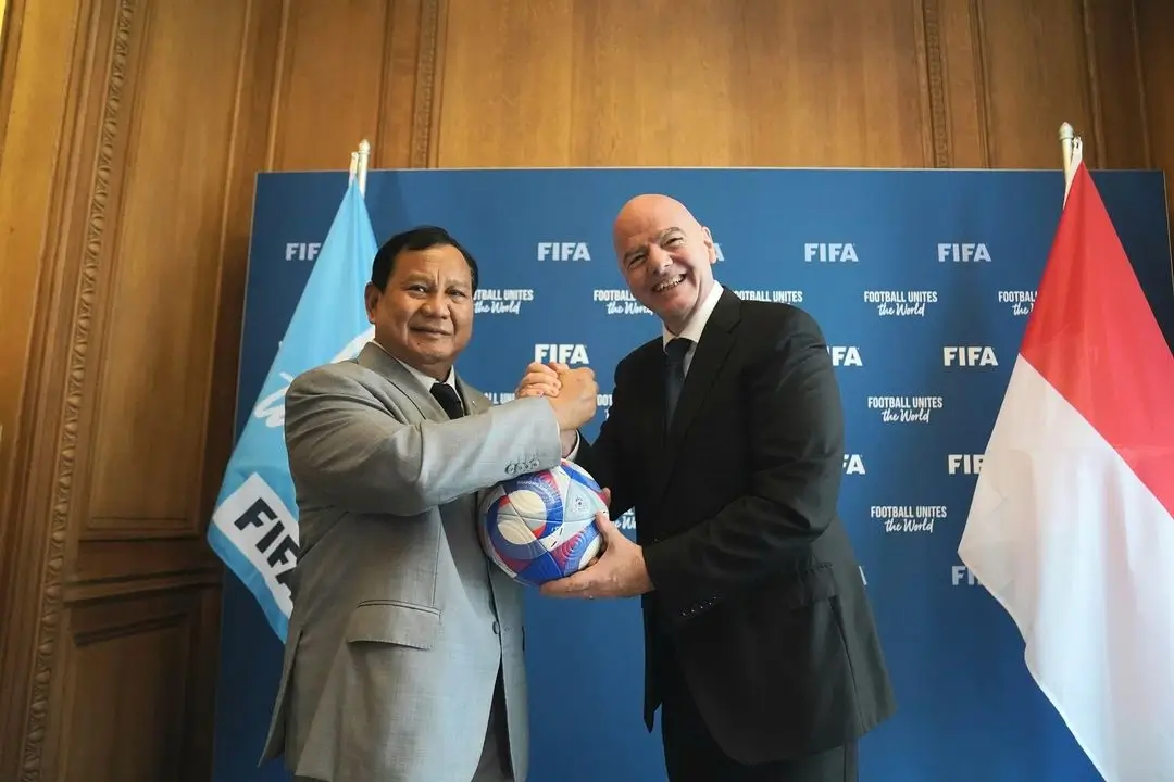 Ketua Umum PSSI, Erick Thohir menemani Presiden terpilih, Prabowo Subianto menemui Presiden FIFA, Gianni Infantino. Foto Instagram Erick Thohir.