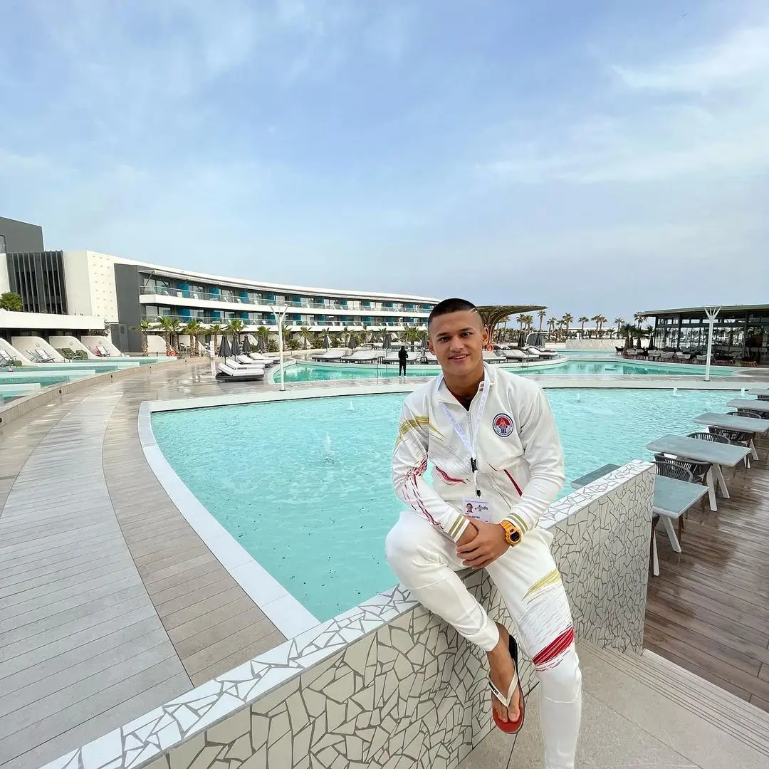 Pecahkan Rekor Dunia  Atlet Angkat Besi Rizki Juniansyah Lolos ke Olimpiade Paris 2024