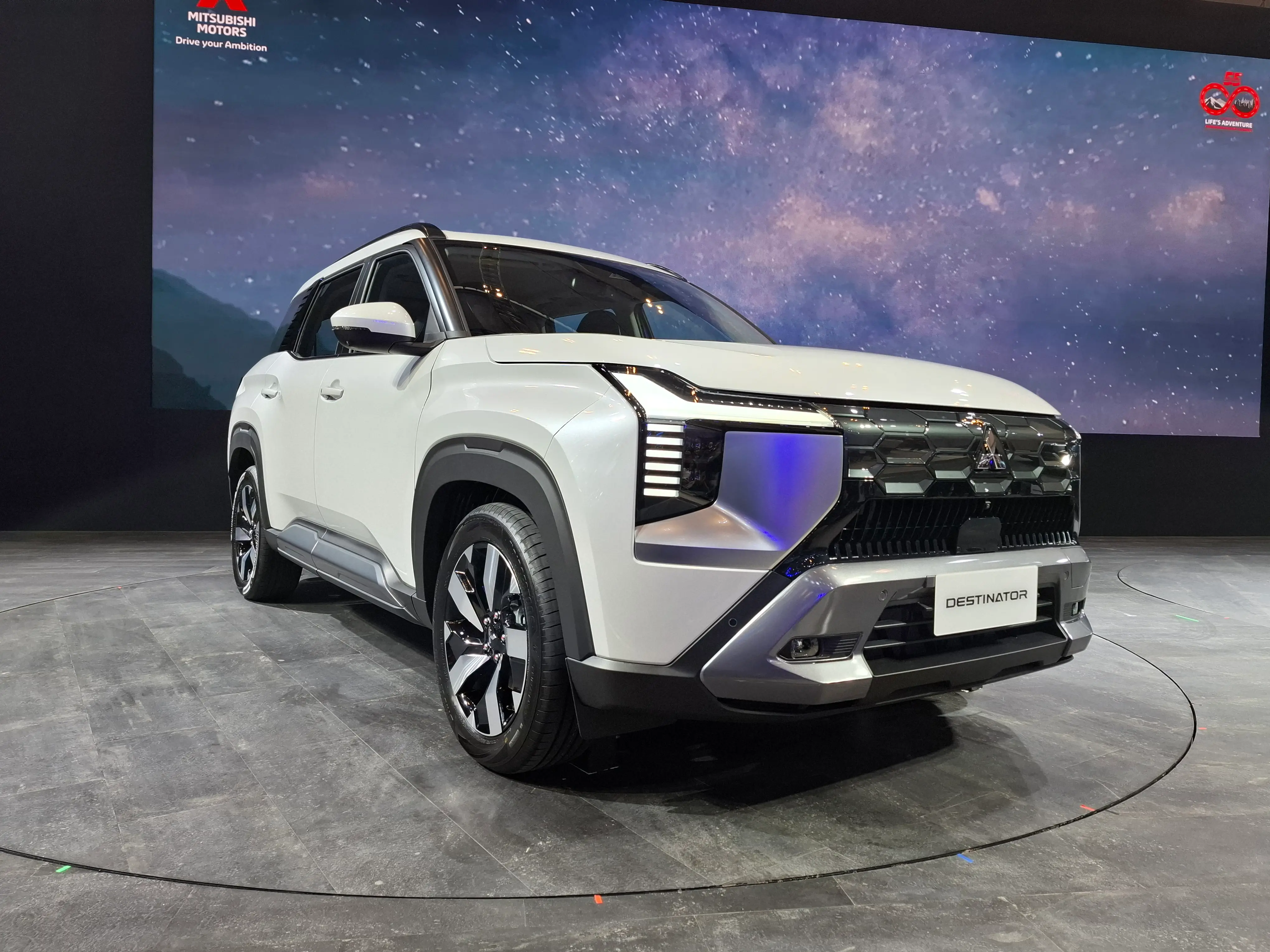Mitsubishi Destinator di GIIAS 2025. (Foto: ThePhrase.id/Firda Ayu)