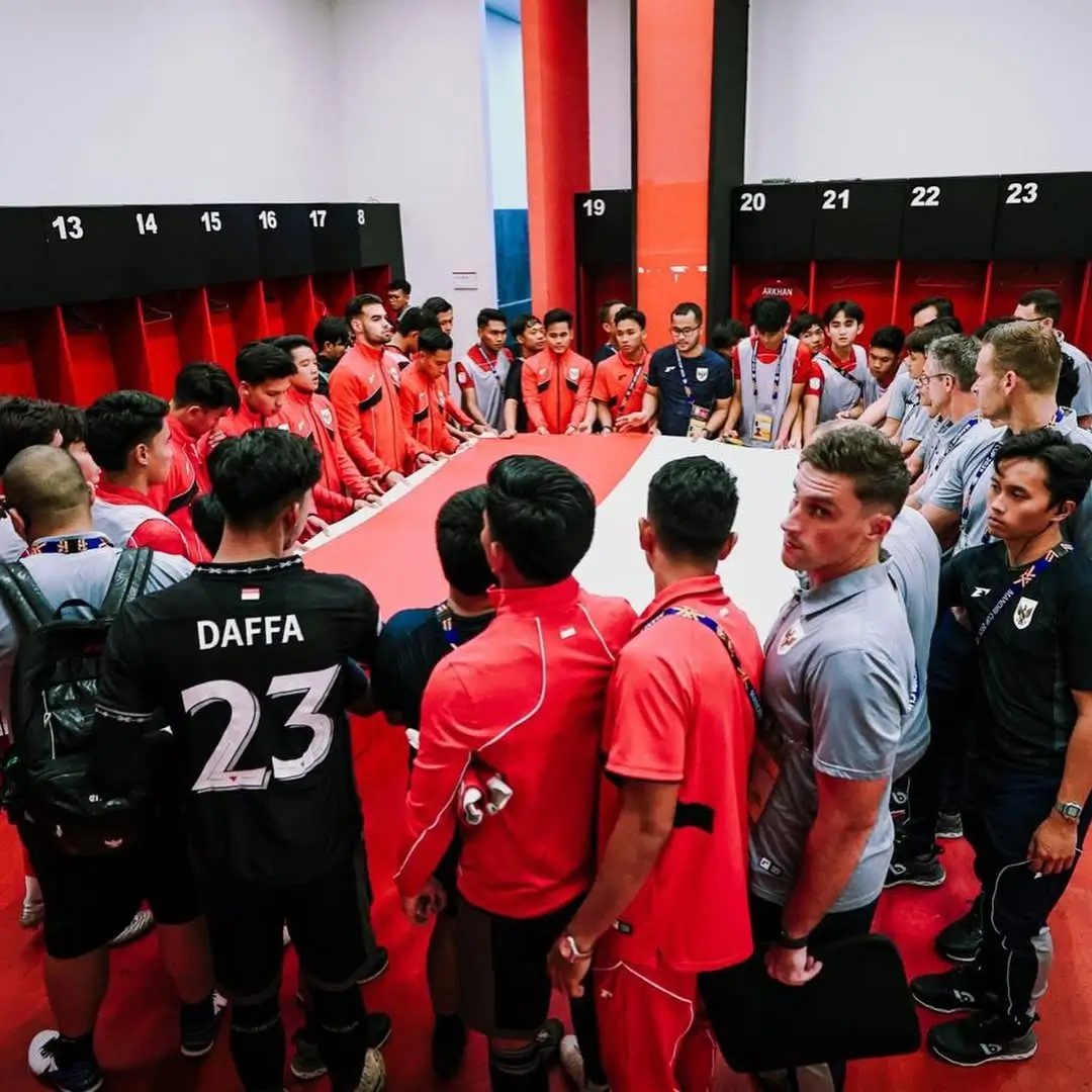 Pelatih timnas U-23 Indonesia, Gerald Vanenburg, meminta maaf usai Tim Merah Putih kalah dari Vietnam pada laga final ASEAN Cup U-23 2025. Foto: Instagram Gerald Vanenburg