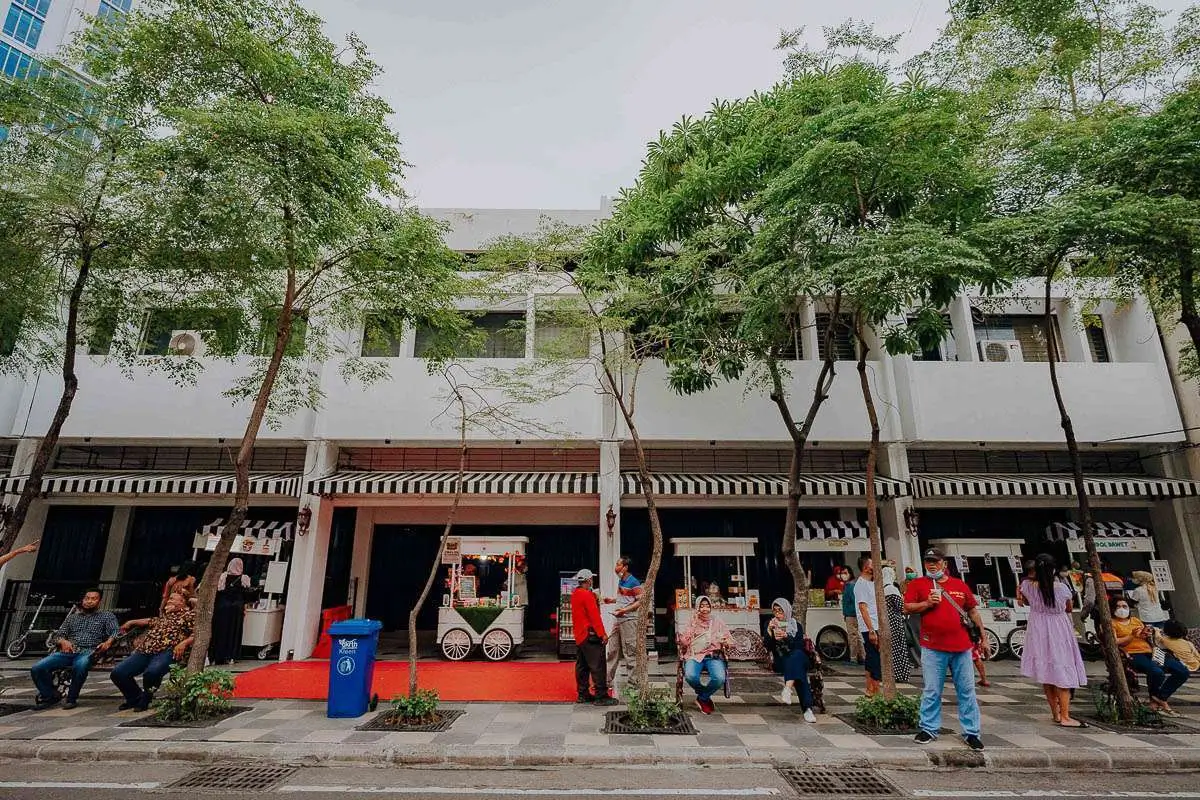 Foto: Jalan Tunjungan, Surabaya (tourism.surabaya.go.id)