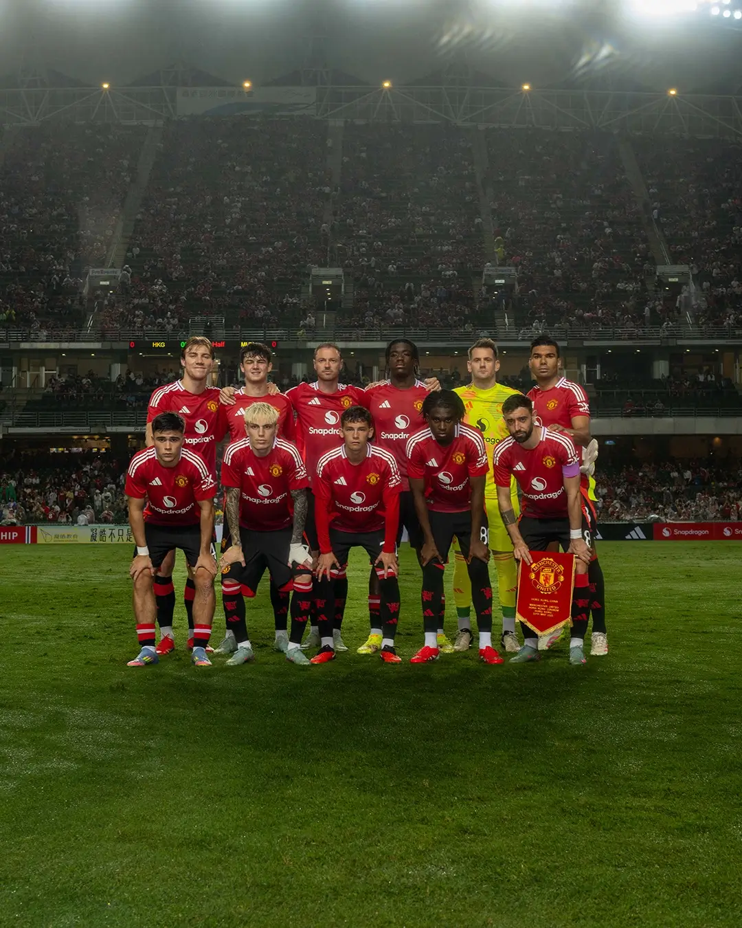 Manchester United tengah memasuki fase krusial dalam bursa transfer musim panas 2025. Foto Instagram Manchester United.