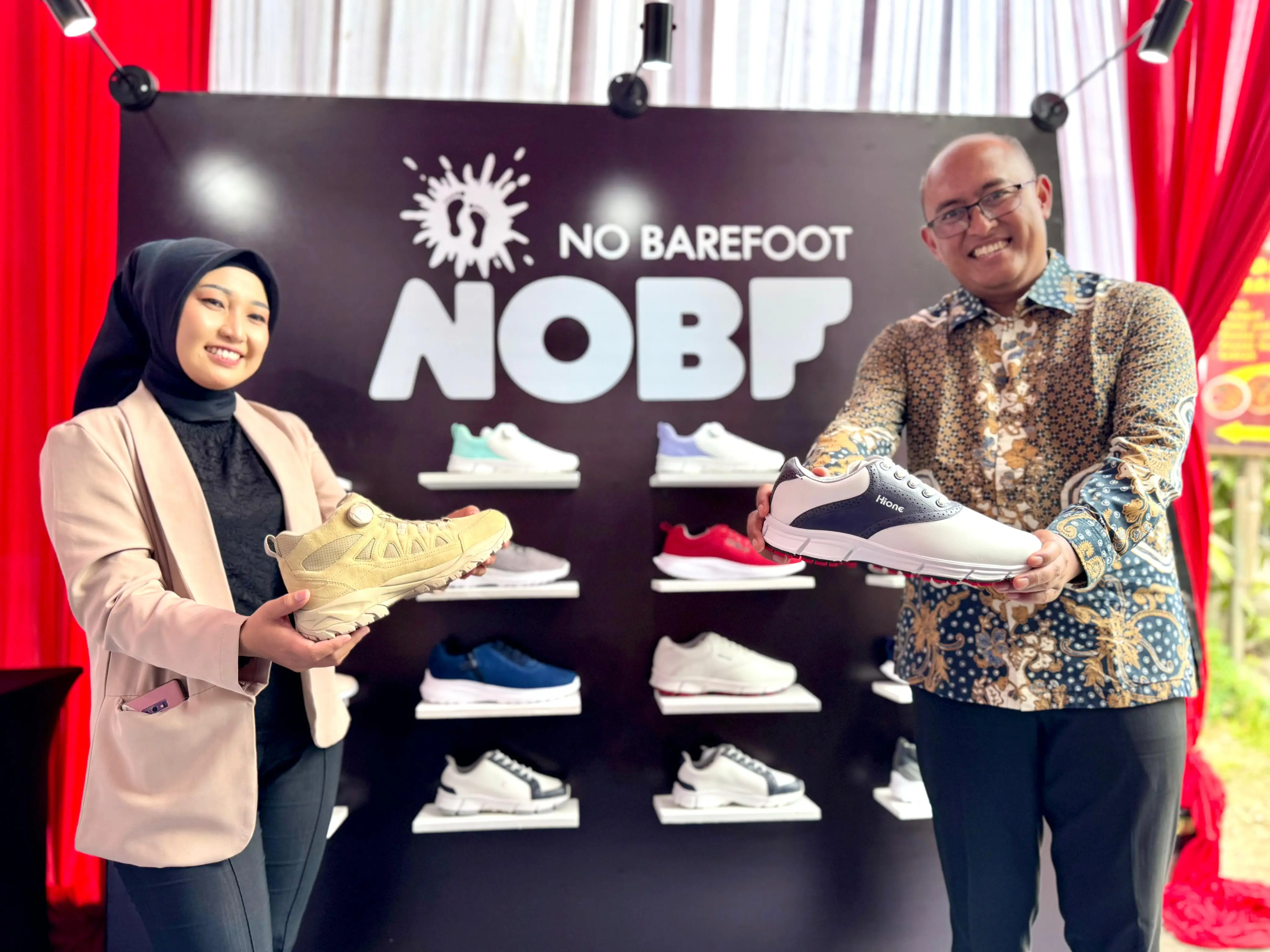 Sepatu produk UMKM Mojokerto berhasil tembus pasar ekspor. Foto. Dok. Pertamina