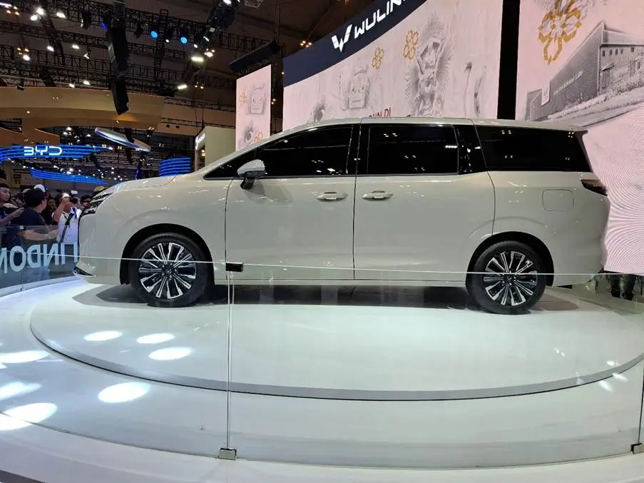 Ramaikan Segmen EV dan PHEV Tanah Air  Wuling Perkenalkan MPV Cortez Darion di GIIAS 2025