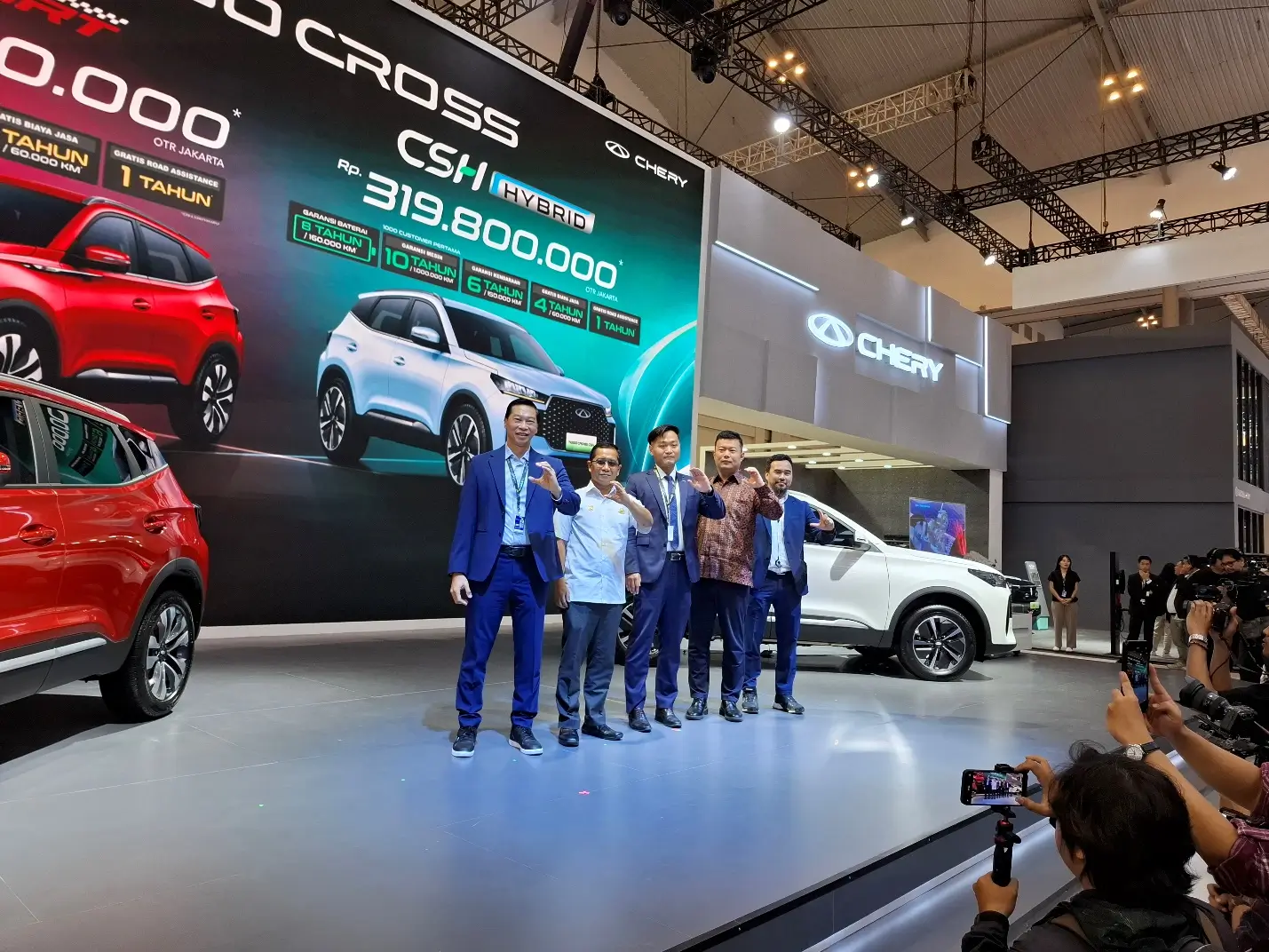 Tawarkan Fitur dan Teknologi Canggih  Chery Luncurkan Tiggo Cross CSH Hybrid dan Tiggo Cross Sport 1 5T di GIIAS 2025