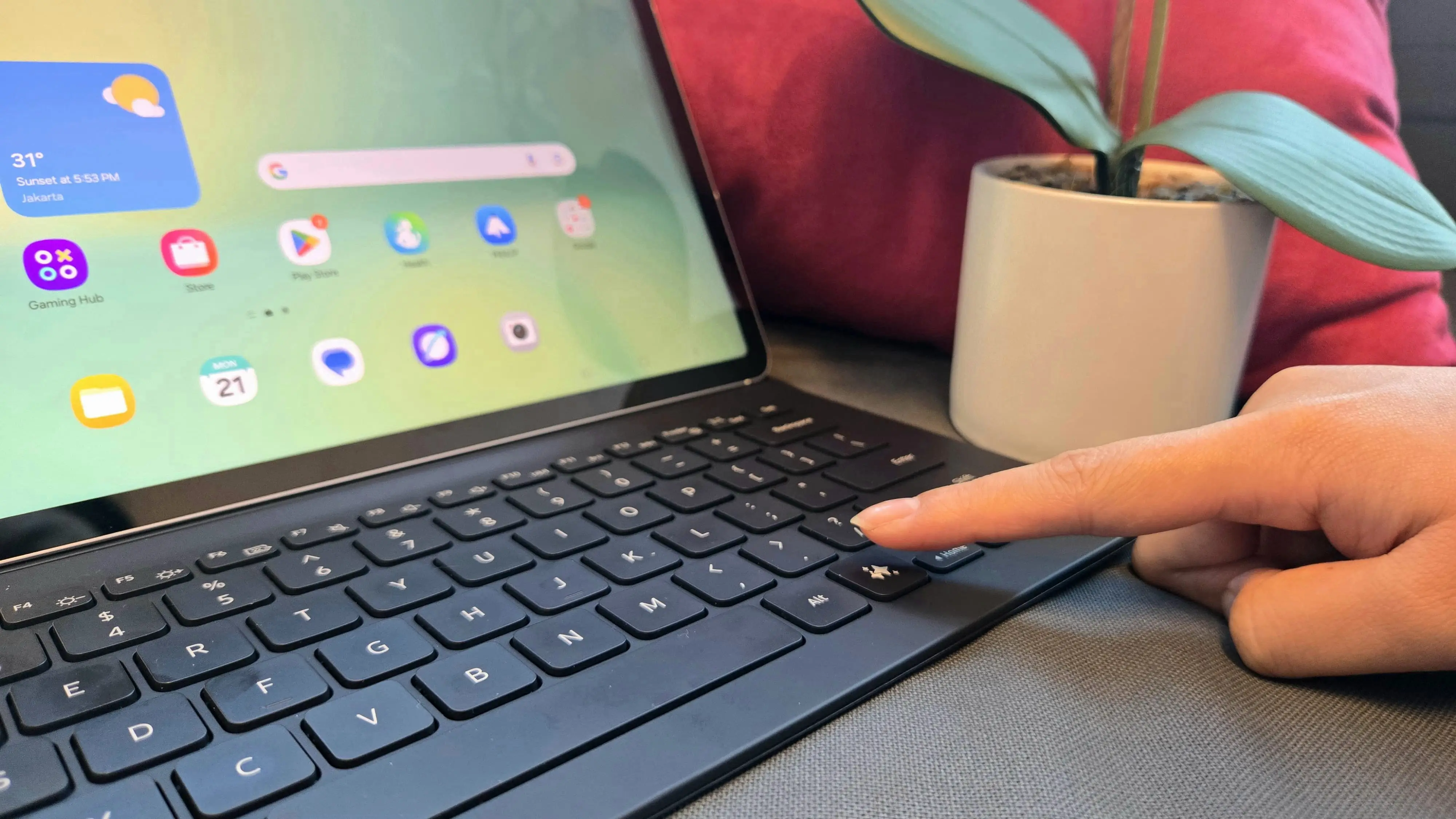 Foto: Fitur Galaxy AI Key Galaxy Tab S10 FE (dok. Samsung Indonesia)