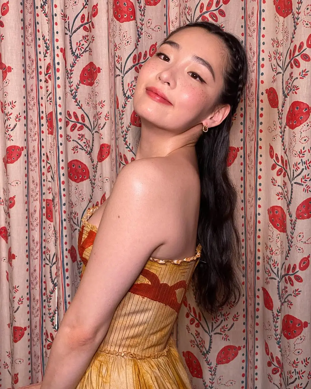 Kariernya Terus Bersinar  Kepoin Profil Kim Min Ha si Pemenang Best New Actress di Blue Dragon Series Awards 2025
