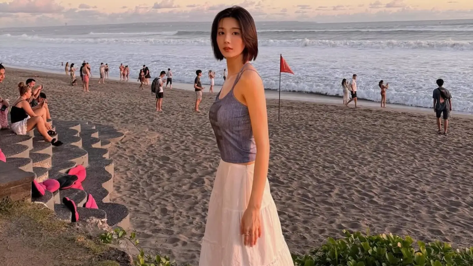 Intip Inspirasi Outfit Musim Panas ala Ratu Waterbomb Festival  Kwon Eunbi