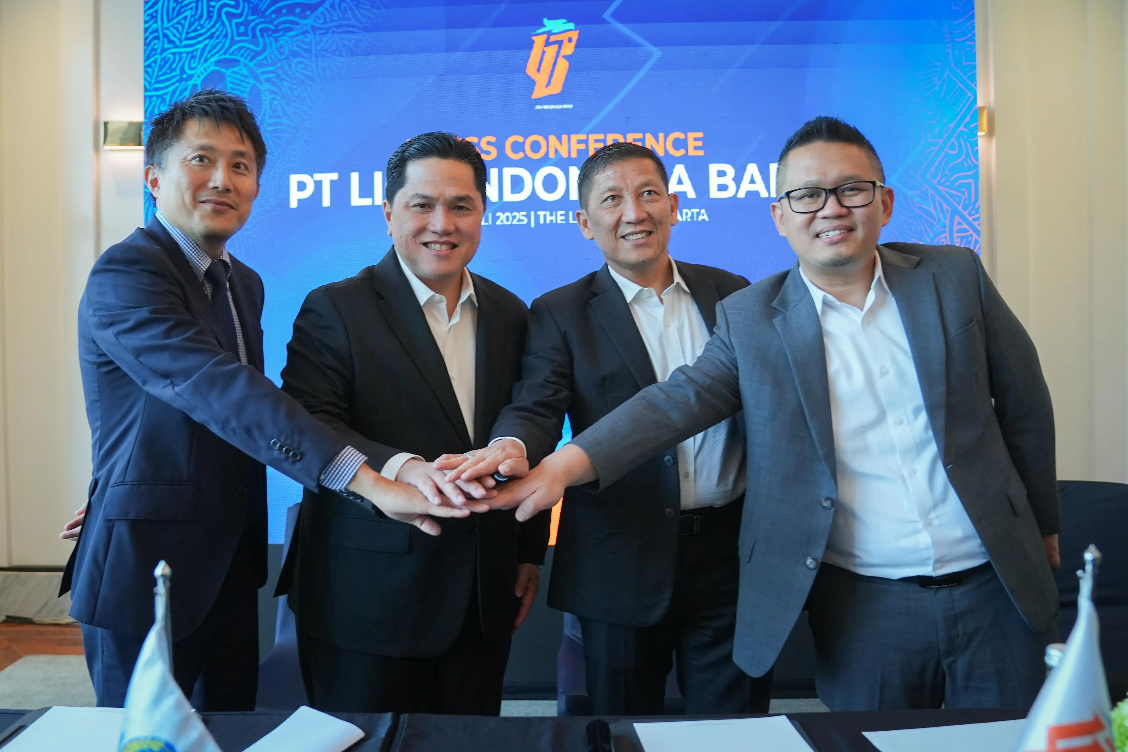 Transformasi Besar Liga 1  Erick Thohir Rekrut Takeyuki Oya sebagai GM PT LIB  Berpengalaman 16 Tahun di Liga Jepang