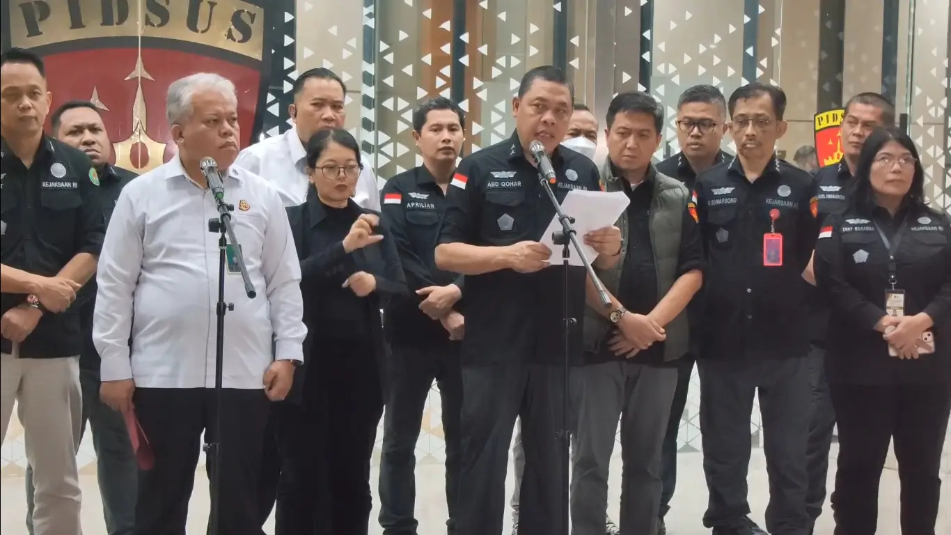 Konferensi pers Jampidsus Kejagung RI mengenai kasus perkara korupsi Program Digitalisasi Pendidikan Kemendikbud Ristek di Jakarta, Selasa (15/07/25). (Foto: Tangkapan layar YouTube/Kejaksaan RI)