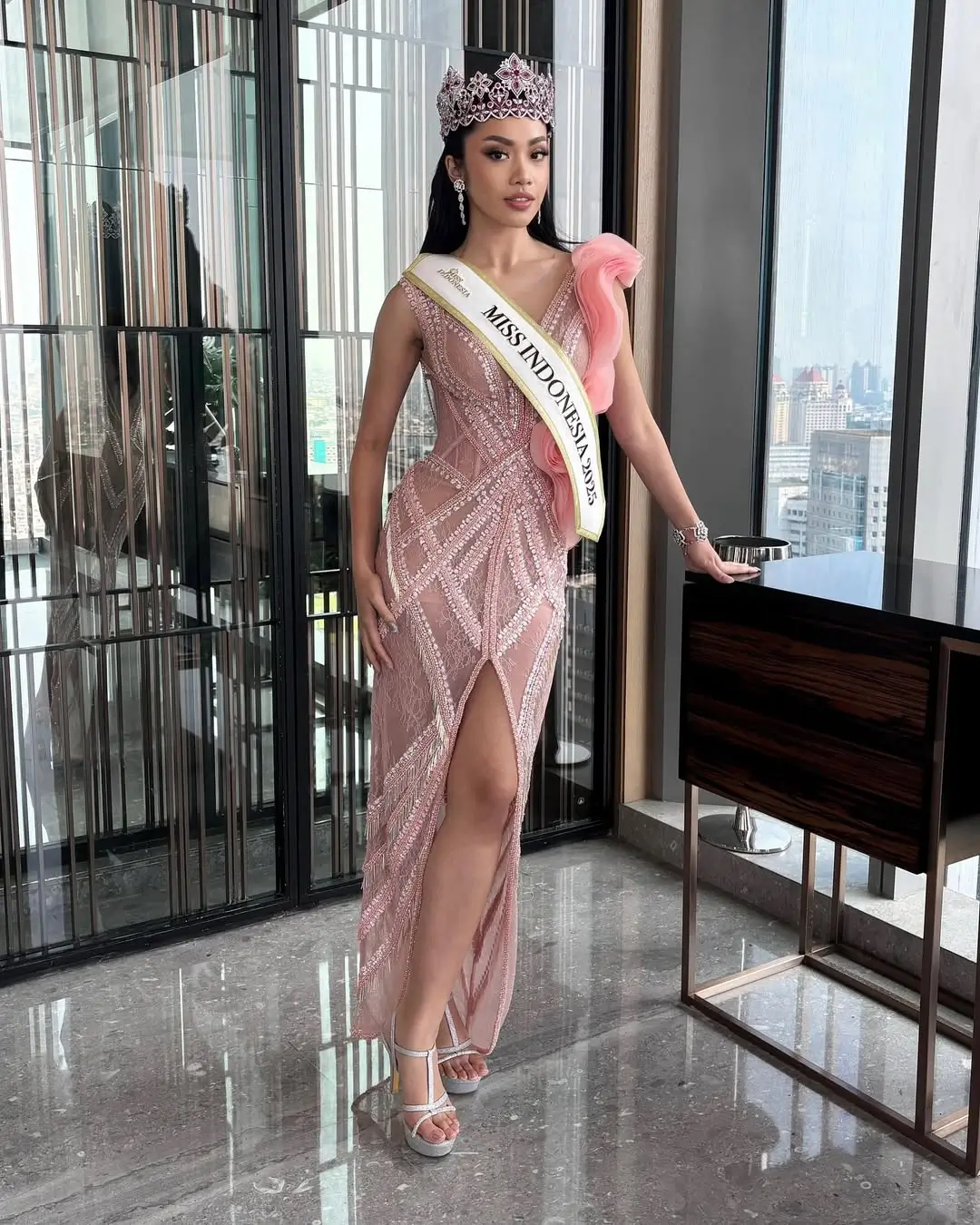 Berkenalan dengan Audrey Bianca Callista  Model Cantik dan Pintar yang Menangkan Miss Indonesia 2025