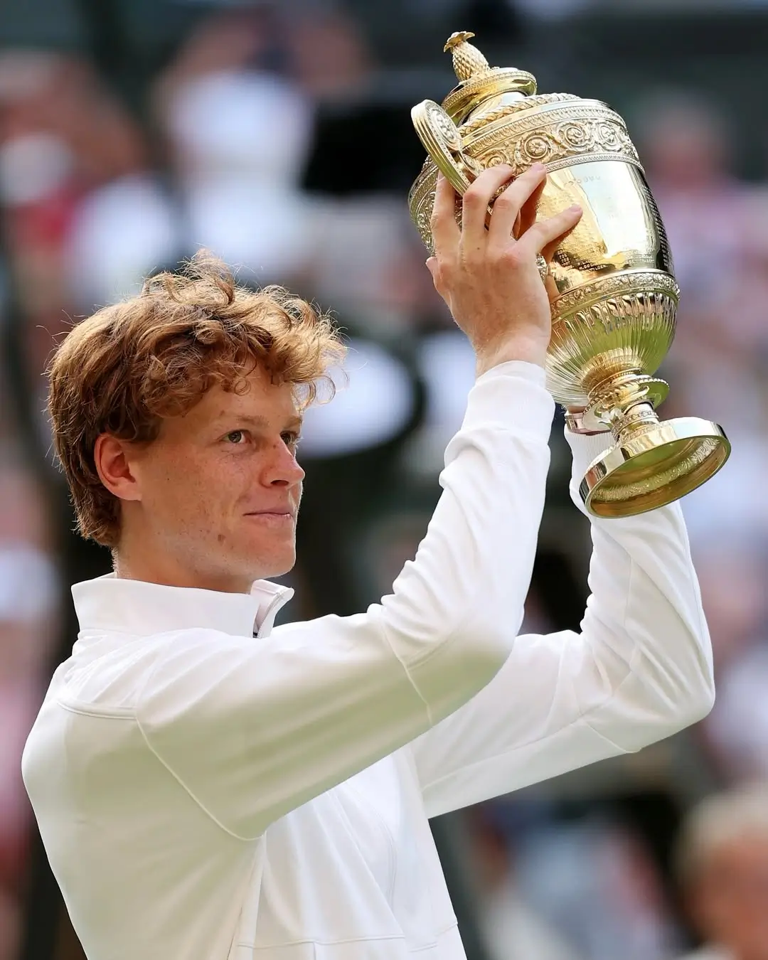 Ukir Sejarah Baru  Jannik Sinner Jadi Petenis Italia Pertama yang Menangkan Wimbledon