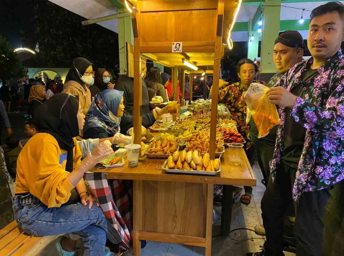 Rekomendasi Kuliner Malam Favorit di Jakarta yang Wajib Dicoba 