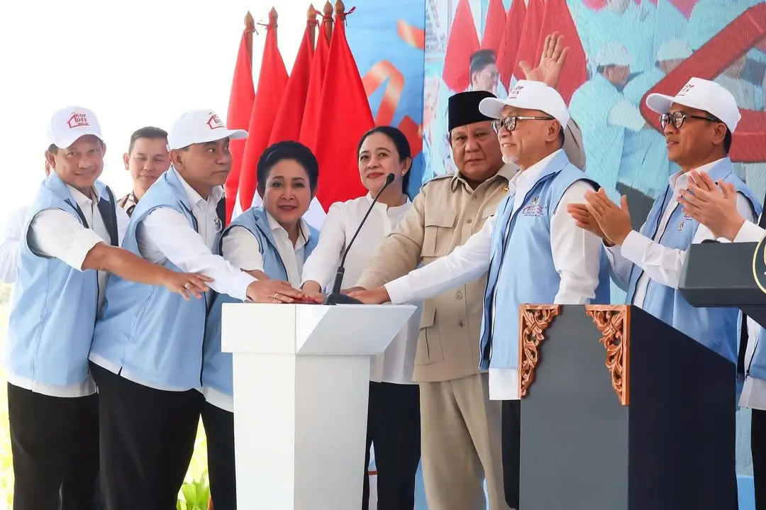 Presiden RI Prabowo Subianto dan Ketua DPR RI Puan Maharani sama-sama menghadiri acara peluncuran Koperasi Desa/Kelurahan Merah Putih di Klaten, Jawa Tengah pada Senin (21/07/25). (Foto: Instagram/puanmaharaniri)