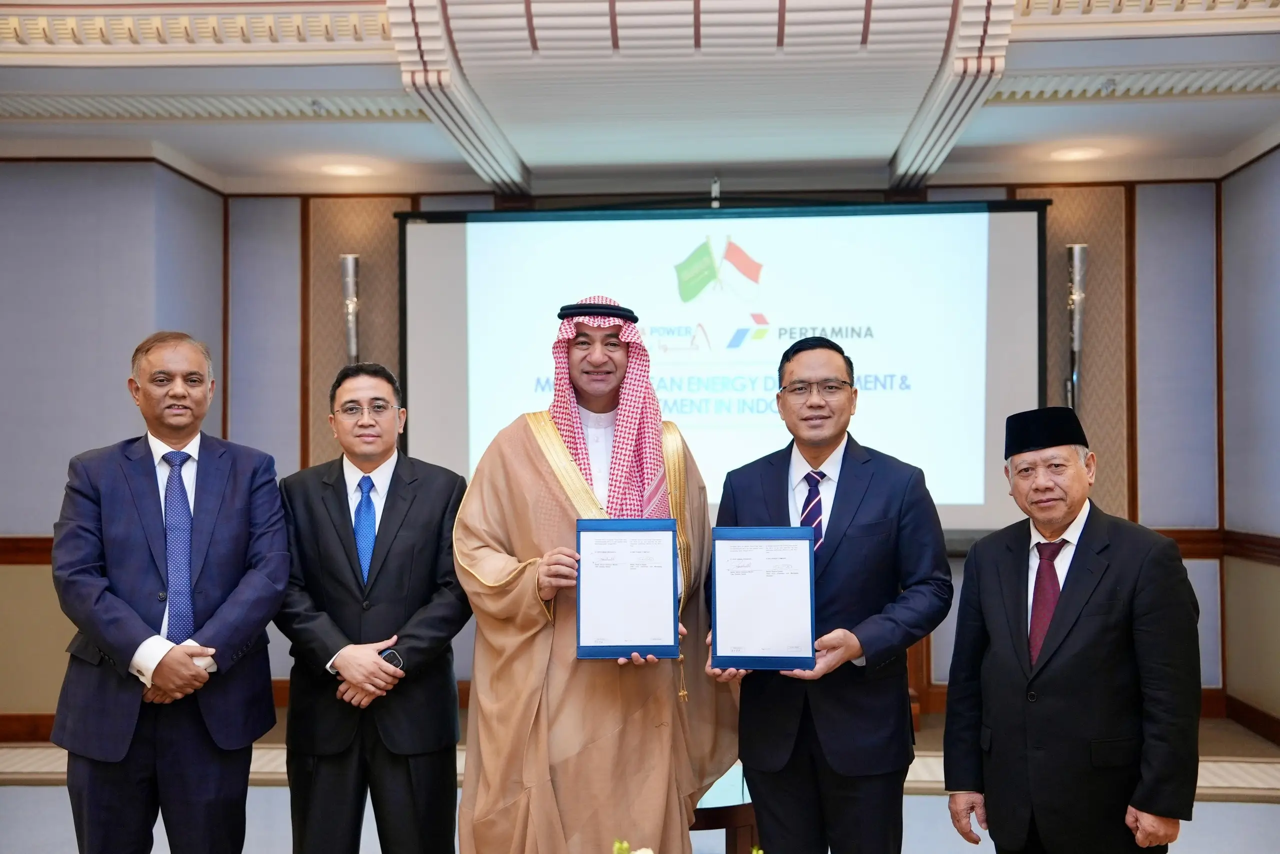 PT Pertamina (Persero) dan perusahaan asal Arab Saudi ACWA Power menyepakati kerja sama pengembangan teknologi energi bersih, Rabu, 2 Juli 2025. (Foto: Dok. Pertamina)