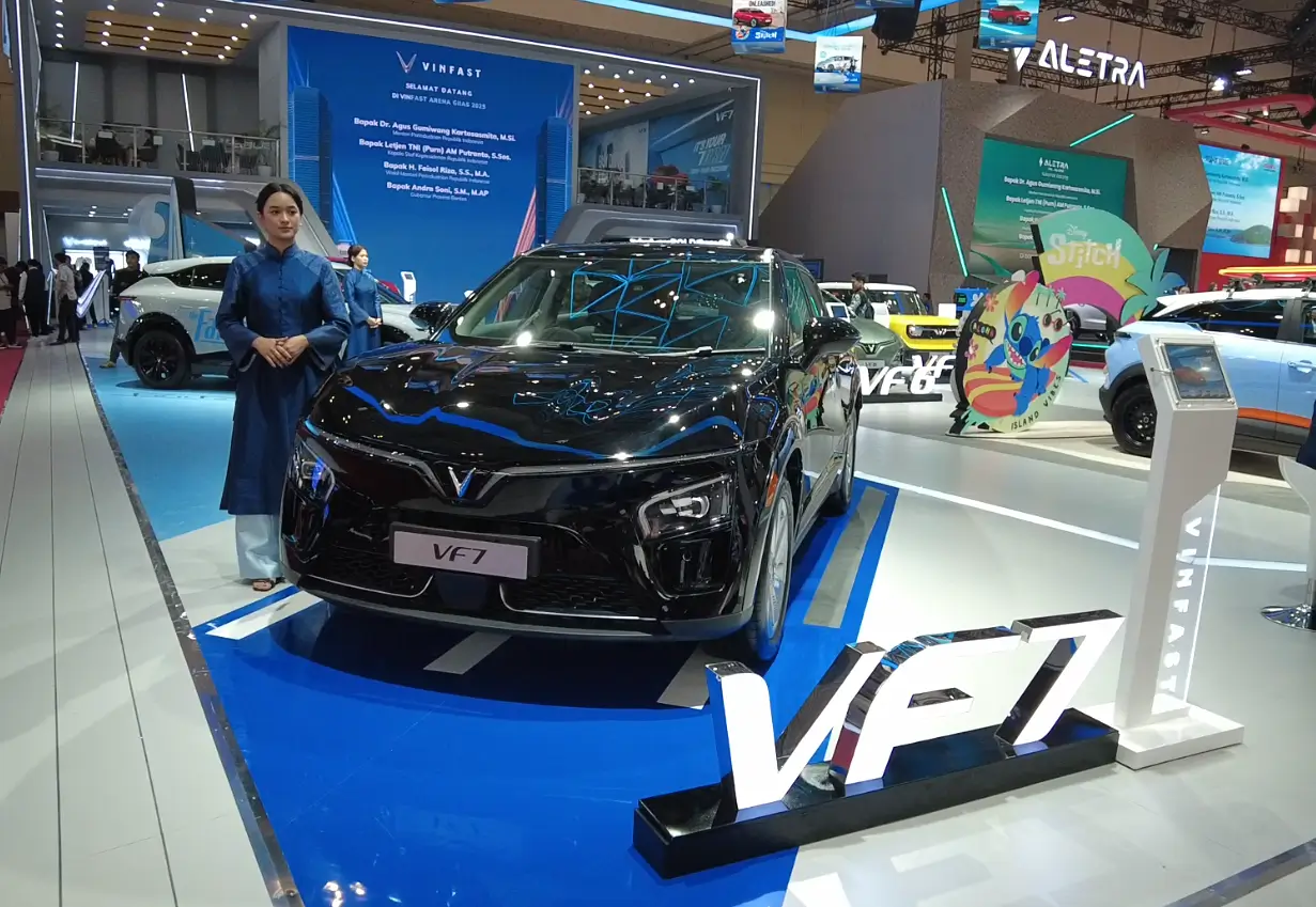 VinFast VF 7 di GIIAS 2025. (Foto: Dok. ThePhrase.id)