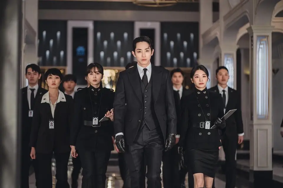 Model  Aktor dan Bintang Global  Ini Perjalanan Karier Lee Soo Hyuk
