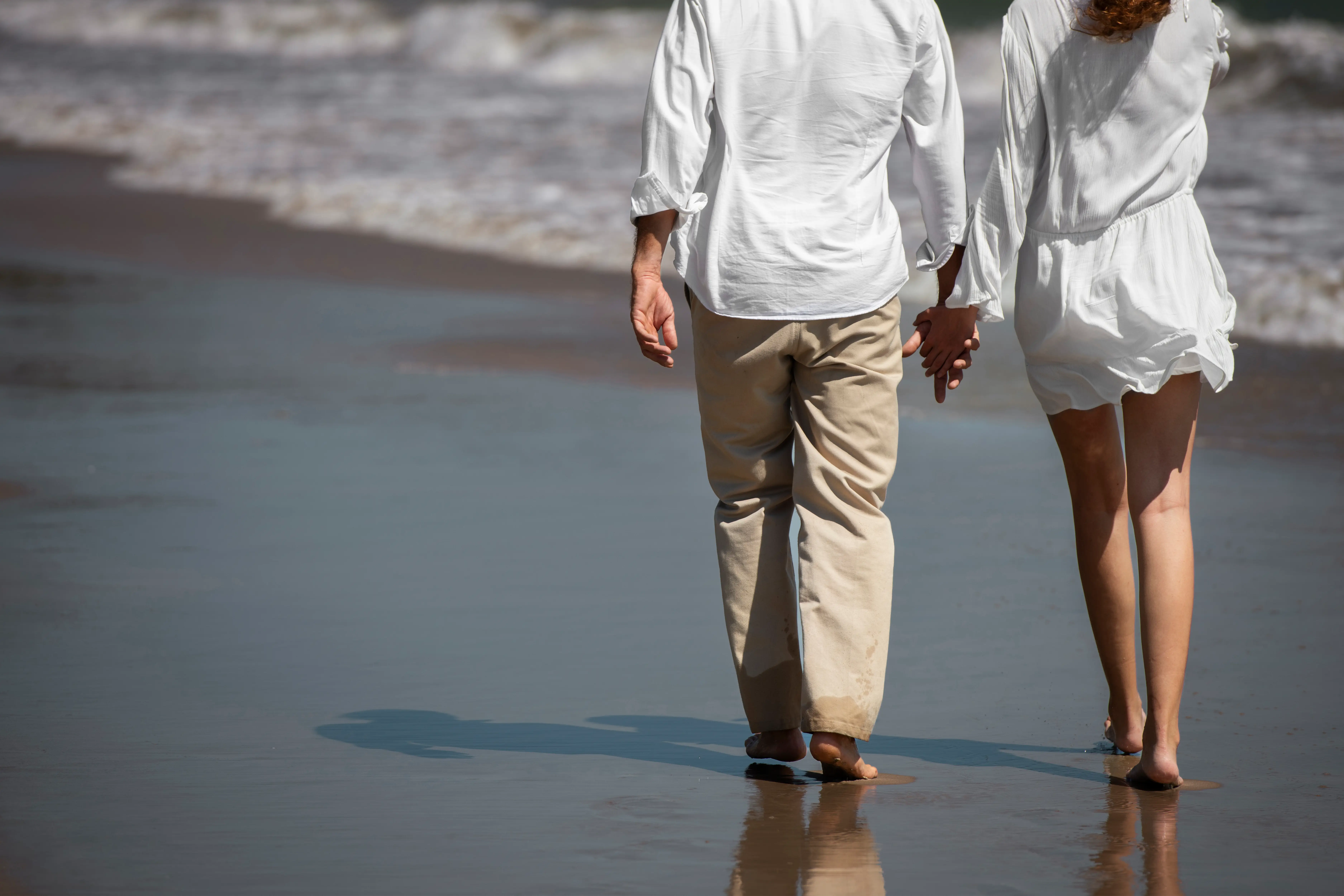 Ilustrasi pasangan yang berada di honeymoon phase. (Foto: Freepik.com)