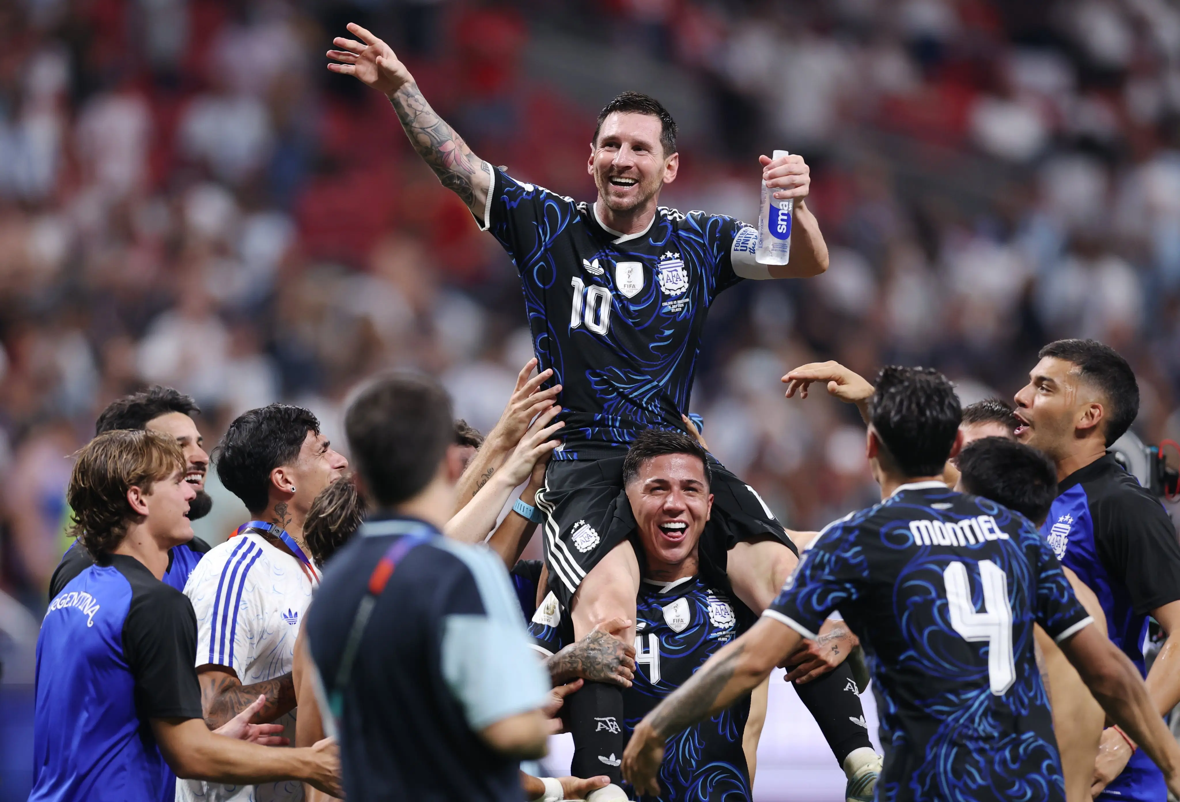 Gedung Putih membela hak Timnas Argentina untuk menyampaikan pendapat setelah para pemain membentangkan spanduk bertuliskan