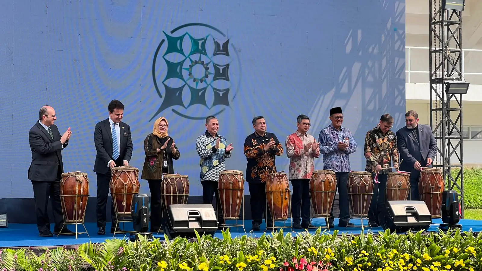 Pembukaan D-8 Halal Expo Indonesia 2026 di Senayan Tennis Indoor Stadium, Jakarta, Rabu (8/7) (Foto: dok. ThePhrase.id)